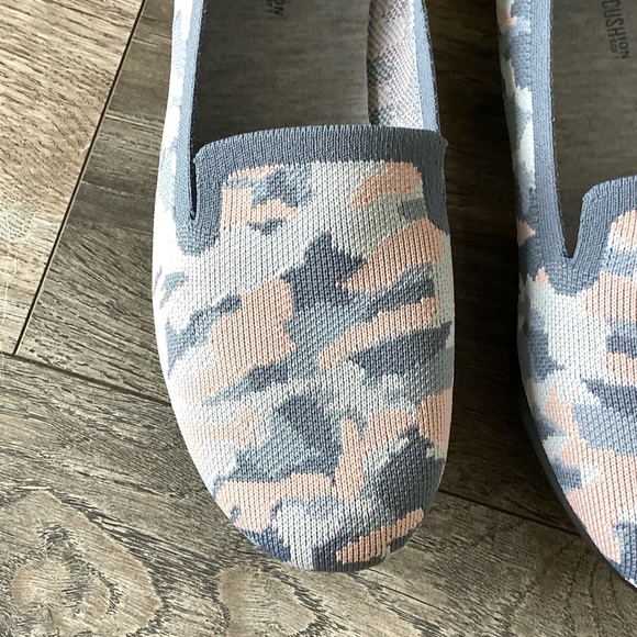 \Cloudsteppers by Clarks\ Carly Dream Slip Ons - Picture 3 of 11